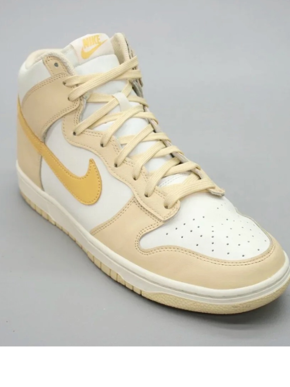 Nike Ladies 9 Dunk High Pale Vanilla Topaz Gold Yellow Sneakers used